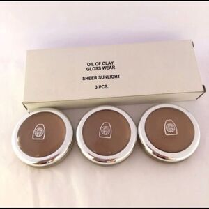Oil of Olay Lip Shine Sheer Sunlight Gloss (UC10)